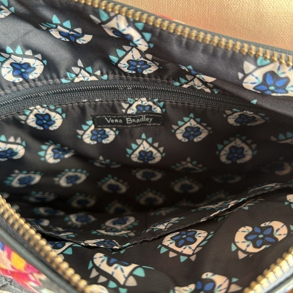 COPY Vera Bradley Women's Cotton Shoulder Bag Crossbody Purse, Pretty Posies - Picture 5 of 6